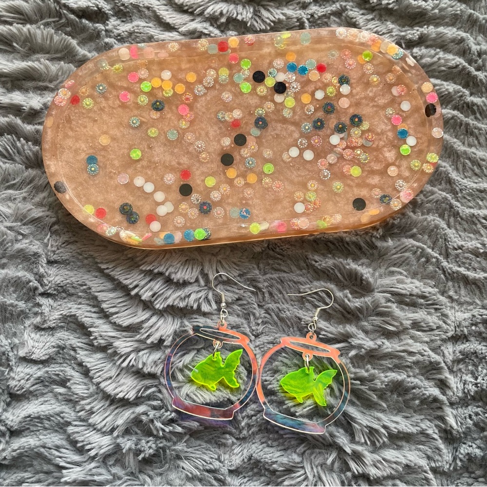 Tray & Earrings